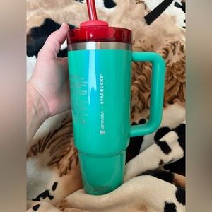 STANLEY X STARBUCKS MEXICO GREEN/RED 30 OZ
TUMBLER